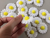 50 piezas decoradas en Tailandia. Daisy - Mini flores de papel de morera de 2 capas para manualidades, álbumes de recortes, tarjetas de boda, accesorios, adornos, tamaño 1.2 in - Arteztik
