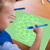 Tablero de dibujo ligero para niños, ELICE A4 Light Drawing Pad Draw con luz, Magic Pad Light up Drawing Pad para niños con plumas mágicas, tablero de escritura de pintura juguetes educativos para niños pequeños niños niñas - Arteztik
