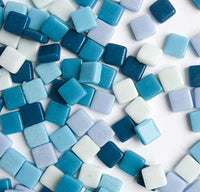 Mosaiko Green Mix 10.58 oz (10.5 onzas) - Azulejos de cristal de mosaico para manualidades, piezas cuadradas manchadas de primera calidad, 0.4 in x 0.4 in, perfecto para decoración del hogar, manualidades de bricolaje, arte de píxeles, juegos infantiles, - Arteztik
