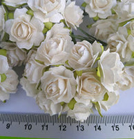 NATTHAFLOWER - 100 rosas artificiales blancas de papel morera para manualidades, tamaño de 0.787 in, decoración para álbumes de recortes - Arteztik
