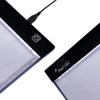 Caja de luz LED ultra fina para trazado y dibujo, caja de luz portátil A4 para niños y adultos con brillo ajustable y regla, kit de proyector alimentado por USB para artes y manualidades, con 10 papel trazador - Arteztik
