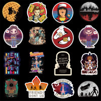 50 pegatinas de película de Stranger Things para ordenador portátil, dormitorio, armario, coche, monopatín, motocicleta, teléfono móvil, equipaje, guitarra, bricolaje para adolescentes (Stranger Things 50) - Arteztik

