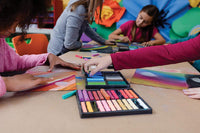 Juego de tizas no tóxicas Sidewalk, 12 unidades de colores brillantes y alegres, tiza pastel suave, 2.5 in de largo, colores surtidos, lavables, para dibujar, arte al aire libre, graffiti - Arteztik
