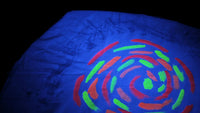 Juego de 6 colores fluorescentes (luz negra/negra) con guía ideal para botellas de aerosol, plantillas, tela y madera - Arteztik
