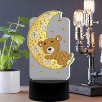 Lámpara LED de pintura de diamante, DIY con forma especial de cuentas de pintura de diamante con diseño de cruz LED de luz de noche de punto de cruz, kit de mosaico para decoración del hogar, regalos de adultos y niños (oso) - Arteztik

