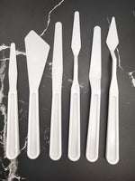Juego de 4 cuchillos de paleta de espátula de plástico con seis estilos diferentes, herramientas de arte delgadas y flexibles para pintura al óleo, mezcla de acrílico. - Arteztik
