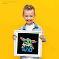 Kit de pintura de diamante para adultos 5D con diamantes para hacer tú mismo, el mandaloriano niño Headshot Star Wars bebé Yoda pintura por número con Gem Art Drill y Dotz 8.7" x 8.7" - Arteztik

